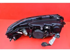 Volvo V70 Lampa przednia 30698835