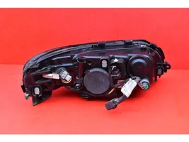 Volvo V70 Lampa przednia 30698835