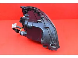 Volvo V70 Lampa przednia 30698835