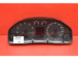 Audi A6 Allroad C5 Spidometrs (instrumentu panelī) 4B0920931C