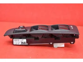 Toyota Avensis Verso Interruttore di controllo dell’alzacristalli elettrico 84802-05210-B0