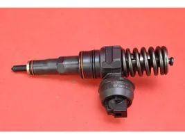 Volkswagen Golf IV Injecteur de carburant 038130073AJ