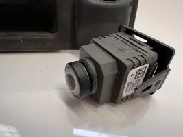 BMW 2 F46 Kamera cofania 
