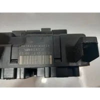 Volvo XC90 Fuse module 8678449