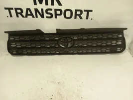 Toyota RAV 4 (XA20) Etupuskurin ylempi jäähdytinsäleikkö 5311142070