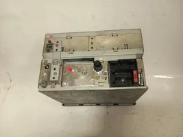 Mercedes-Benz E W210 Radio / CD/DVD atskaņotājs / navigācija A2108205689