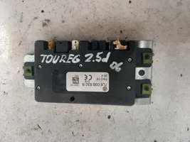 Volkswagen Touareg I Antenna control unit 7L6035530B