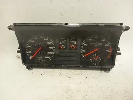 Audi 80 90 B2 Compteur de vitesse tableau de bord 81117434