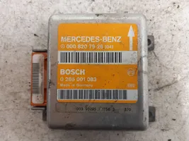 Mercedes-Benz C W202 Turvatyynyn ohjainlaite/moduuli 0008207926