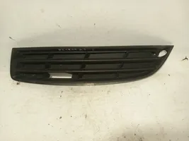 Volkswagen PASSAT B6 Etupuskurin alempi jäähdytinsäleikkö 3c0853665