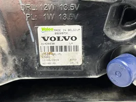 Volvo V60 Lampa przednia 31420238