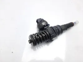 Volkswagen Touareg I Fuel injector 07Z130073