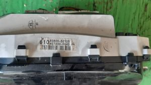 Toyota Yaris Спидометр (приборный щиток) 457300-0143