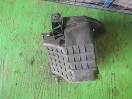 Volkswagen PASSAT B5 Air filter box cover 