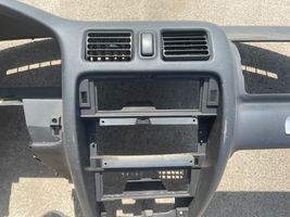 Mazda 323 Armaturenbrett Cockpit 