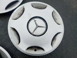 Mercedes-Benz C W203 Mozzo/copricerchi/borchia della ruota R15 2024010024