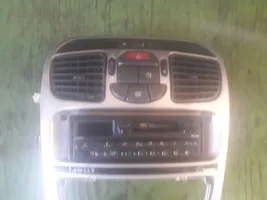 Lancia Y10 Konsola środkowa / Radio / GPS 