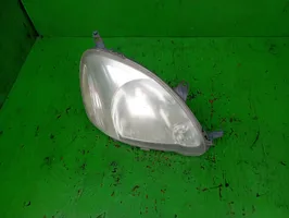 Toyota Yaris Lampa przednia 