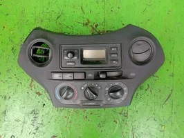 Toyota Yaris Console centrale, commande chauffage/clim 