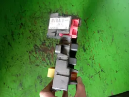 Opel Vectra C Fuse module 13125485