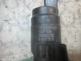 Seat Exeo (3R) Tuulilasi tuulilasinpesimen pumppu 1K5955651