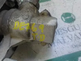 Ford Focus Jarrusatulan tyynyn pidike takana 2210213