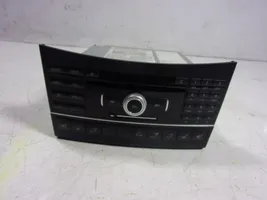 Mercedes-Benz CLK AMG A208 C208 Panel / Radioodtwarzacz CD/DVD/GPS A2129004108