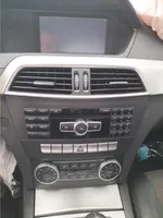 Mercedes-Benz CLK AMG A208 C208 Panel / Radioodtwarzacz CD/DVD/GPS A2049002610