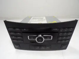 Mercedes-Benz E W212 Unità principale autoradio/CD/DVD/GPS A2129000219