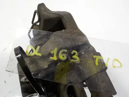 Ford Tourneo Supporto della pinza del freno posteriore 2210213