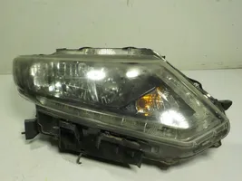 Nissan X-Trail T32 Lampa przednia 260104CC0C