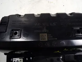 KIA Xceed Panel oświetlenia wnętrza kabiny 92800M6010WK