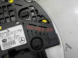 Mercedes-Benz E W211 Rivestimento della console di illuminazione installata sul rivestimento del tetto A21182020017F94