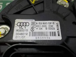 Audi A4 Allroad Lämmittimen puhallin 8E2820021E