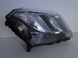 Mercedes-Benz GLK (X204) Lampa przednia A2048201039