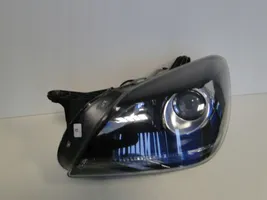 Mercedes-Benz SLK R172 Lampa przednia A1728204361