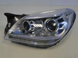 Mercedes-Benz SLK R172 Lampa przednia A1728202561