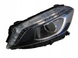 Mercedes-Benz A W176 Lampa przednia A1768201161