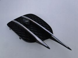 A4478851300 Mercedes-Benz V Class W447 Unteres Gitter dreiteilig 