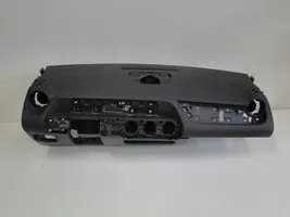 Mercedes-Benz B W247 Panelė A24768033009051