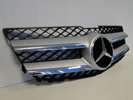 Mercedes-Benz GLK (X204) Grille calandre supérieure de pare-chocs avant A2048802983