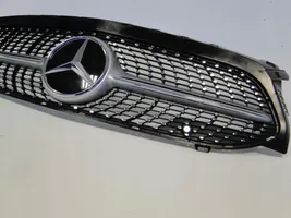Mercedes-Benz B W247 Rejilla superior del radiador del parachoques delantero A2478806605