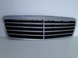 Mercedes-Benz CLK A208 C208 Grille calandre supérieure de pare-chocs avant A2088800085