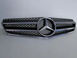 Mercedes-Benz E C207 W207 Grille calandre supérieure de pare-chocs avant A2078800283