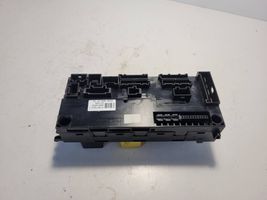 Mercedes-Benz E W210 Module de fusibles A0025452701