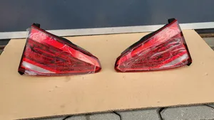 Volkswagen Touran II Lampy tylne / Komplet 