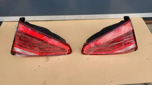 Volkswagen Touran II Lampy tylne / Komplet 