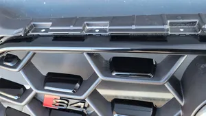 Audi RS4 B9 Grotelės priekinės 