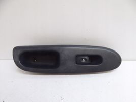 Renault Clio II Obudowa panelu regulacji lusterek bocznych 7700433532