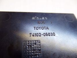 Toyota Avensis T220 Popielniczka przednia tunelu środkowego 74102-05030